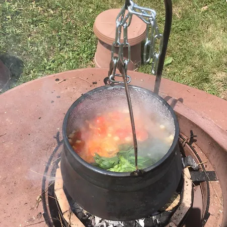 Gasthuis Jokai Vendeghaz Homokkomarom